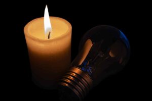 Candela e lampadina