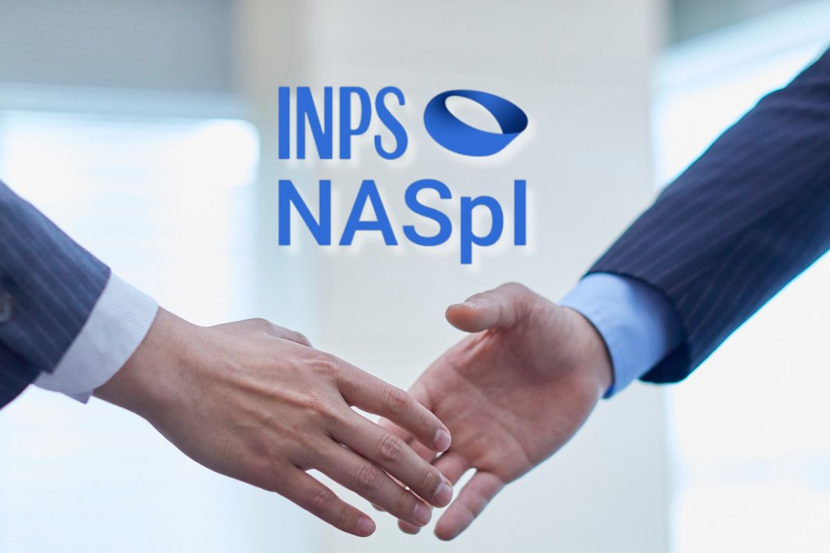 Datore di lavoro e dipendente che si danno la mano e logo INPS NASpI