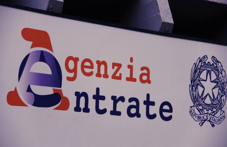 insegna Agenzia delle Entrate