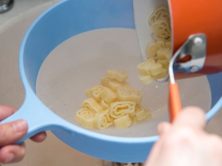 scolapasta con pasta